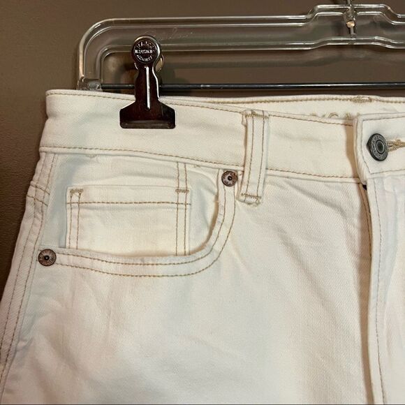 NWT! American eagle mom jean in natural white‎ - Picture 9 of 16